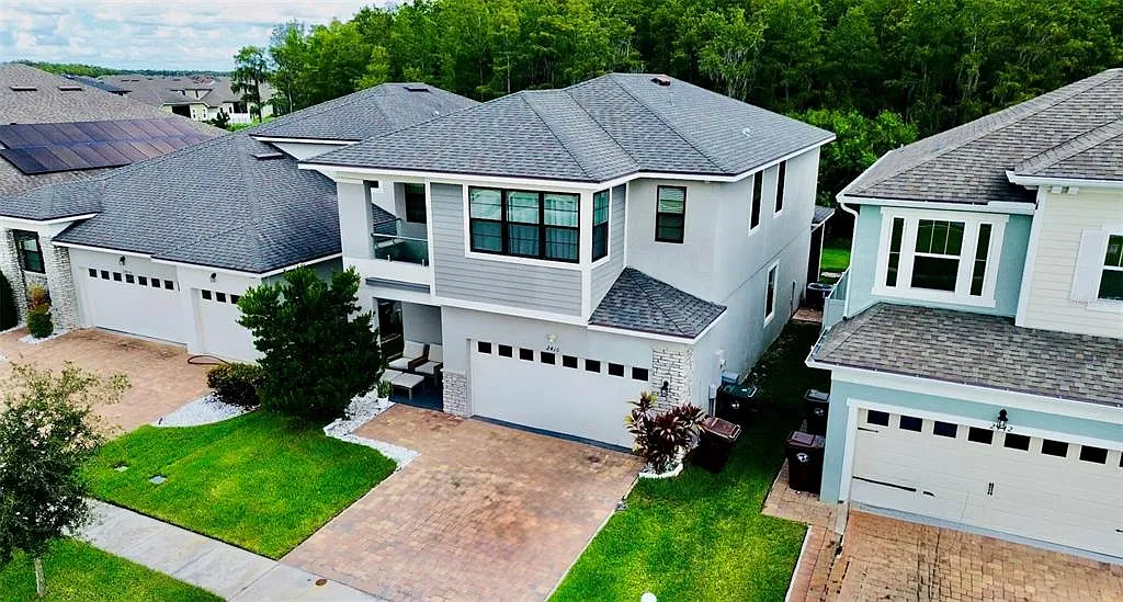 4 bed, 2.5 bath, 2365 sqft, $3,050 — Photo 2
