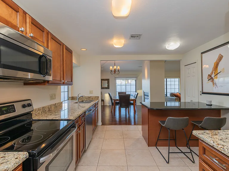 150 N Forgeus Ave — Photo 15