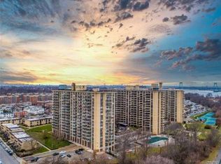18-15 215th St #11R, Bayside, NY 11360
