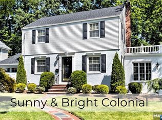 160 Kensington Rd, River Edge, NJ 07661