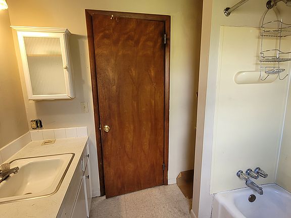 4th image of 765 Fern St Unit 1