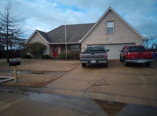 1713 Pine Ridge Dr, West Memphis, AR 72301