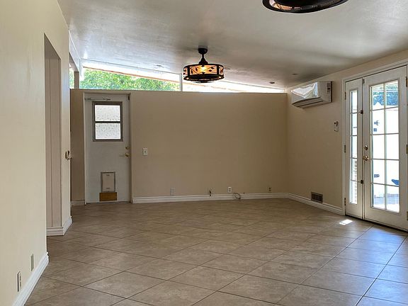 5th image of 16124 Blackwood St