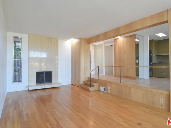 8895 Appian Way, Los Angeles, CA 90046