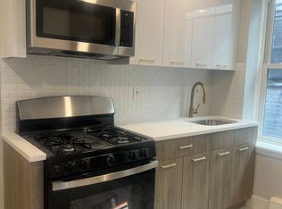 27 Bergen Ave #2L, Jersey City, NJ 07305