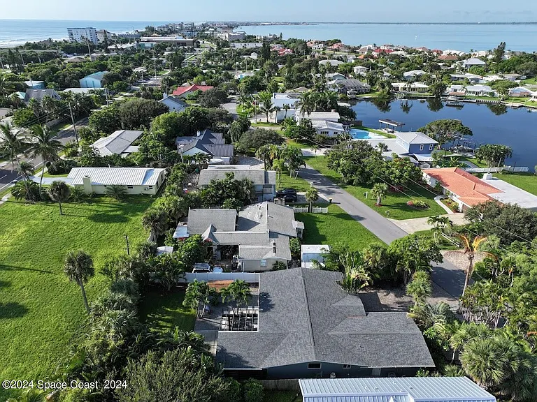 1445 Bayshore Dr — Photo 28