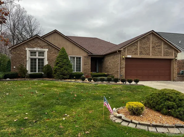 40363 Denbigh Dr, Sterling Heights, MI 48310