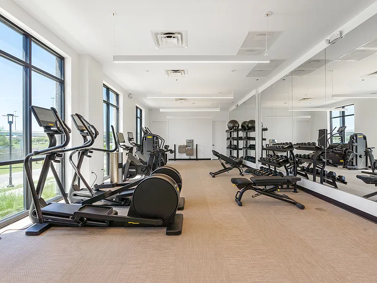 Burnett Lofts — Photo 11