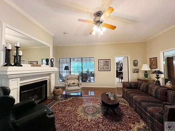 4th image of 6009 Pleasant Ln