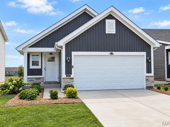 284 Crestfield Ct, Saint Charles, MO 63301