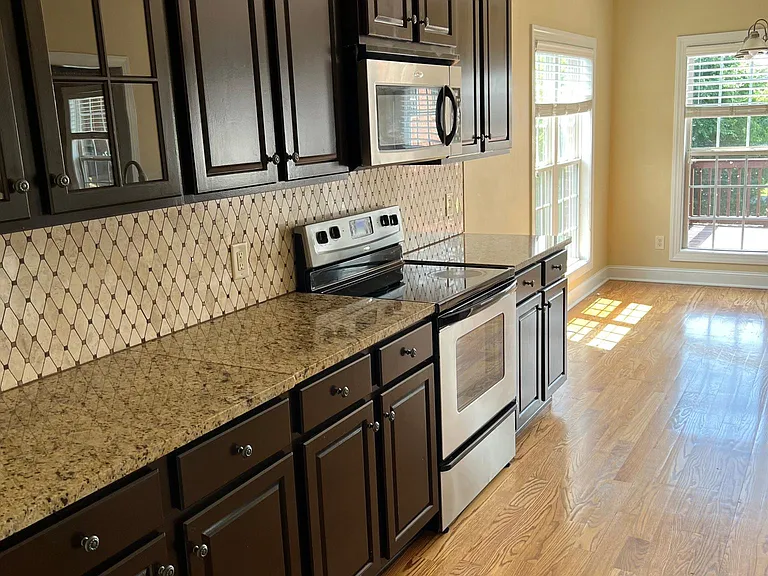 109 Fieldcrest Cir — Photo 43