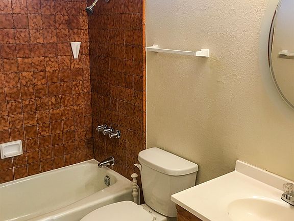 5th image of 140 S Franklin St APT A