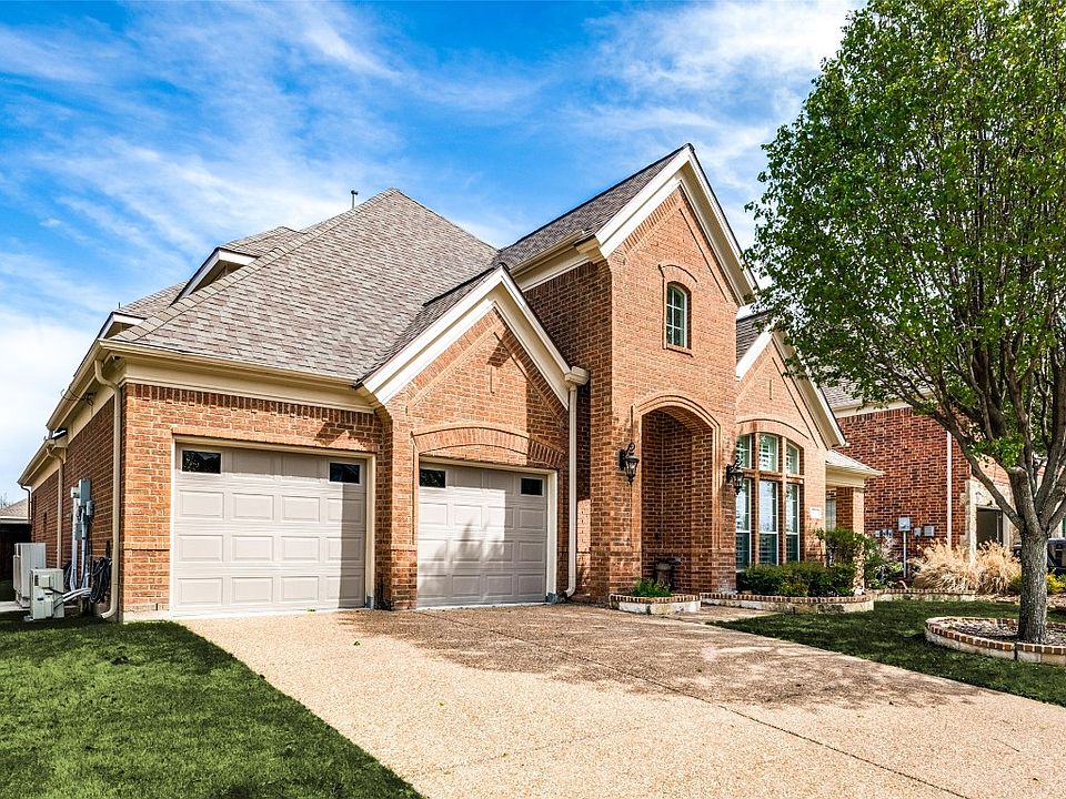 1st image of 830 Woodview Dr