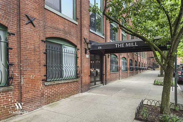 Sold by Warburg | media 8