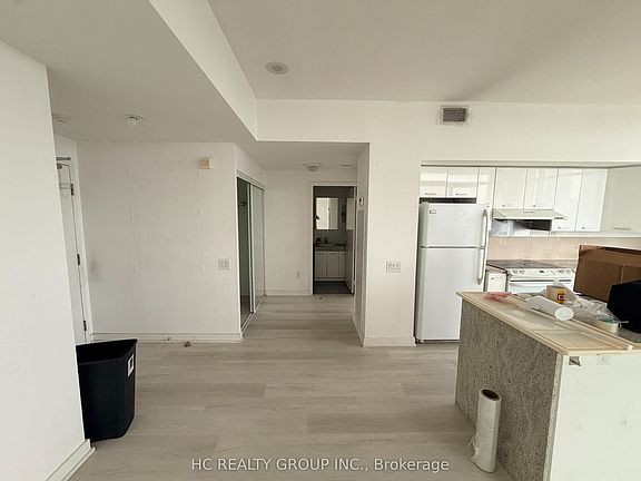 3rd image of 15 Singer Ct #Penthouse 09