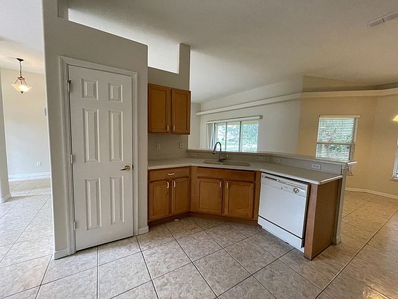 5th image of 1089 SW Haleyberry Ave