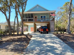 113 NE 5th St, Oak Island, NC 28465