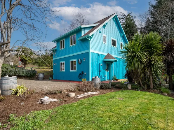 1055 Phelps St, Tillamook, OR 97141