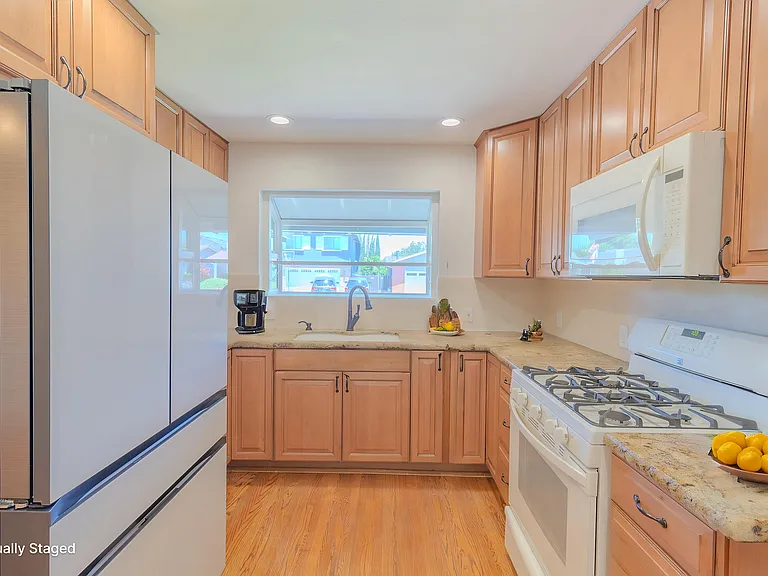 6944 Cedar Ln — Photo 4