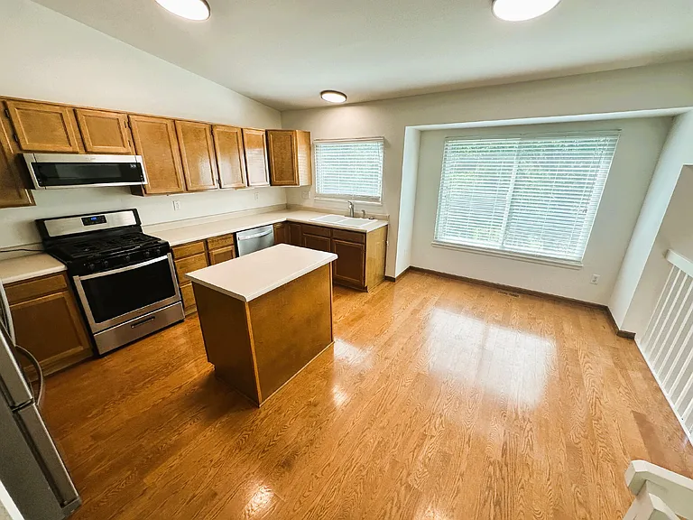 10542 Holyoke Dr — Photo 7