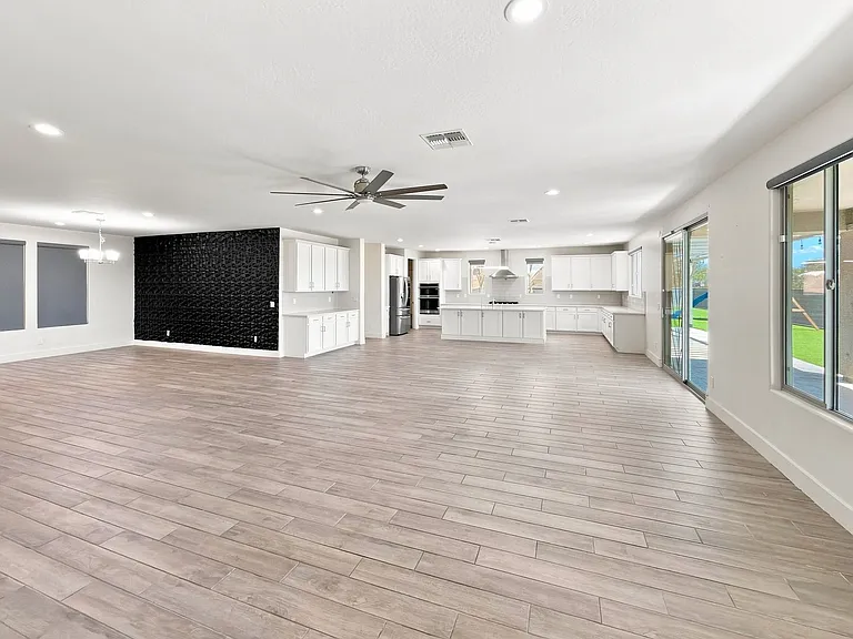 5543 N 107th Ln — Photo 29