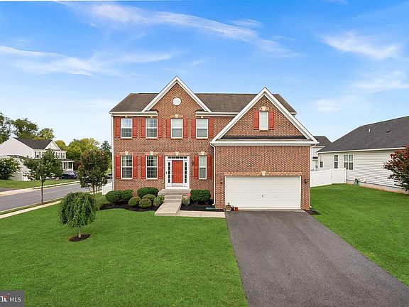 2nd image of 182 Sparkling Brook Rd