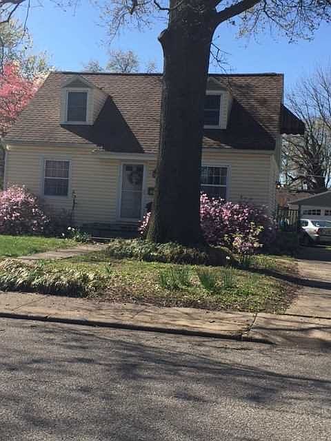 1st image of 2813 E Cherry St