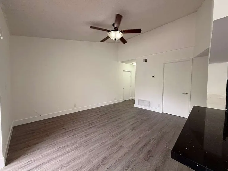 5760 Rock Island Rd #330 — Photo 5