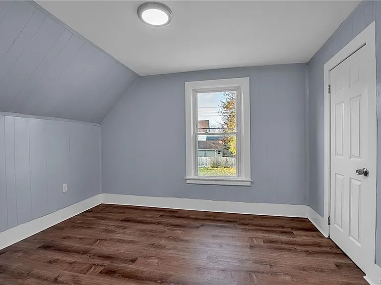 147 Gorton St — Photo 23