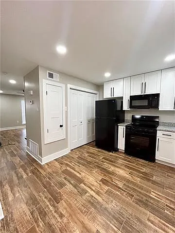 2 bed, 1.5 bath, 1000 sqft, $1,300 — Photo 4
