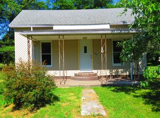 208 Pine St, Ewing, IL 62836