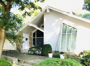 111 E Hill Dr, Cranston, RI 02920