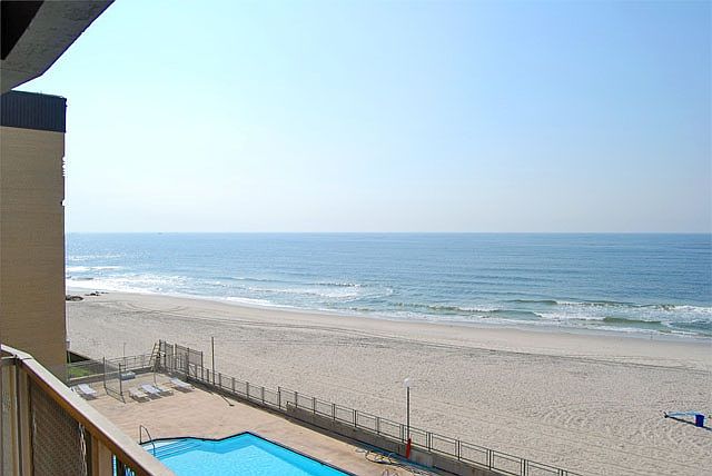 1st image of 854 E Broadway APT 3X