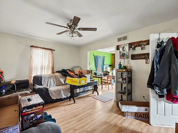 3rd image of 131 Hollis St