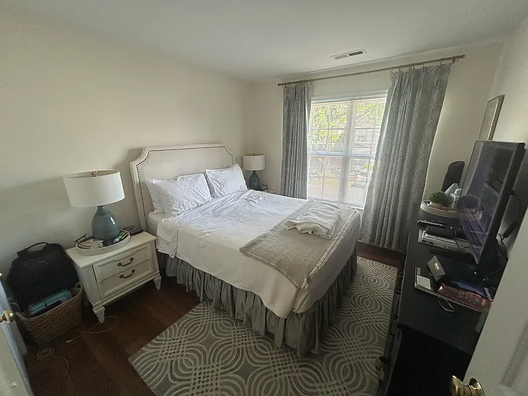 992 Riverrun Dr — Photo 4