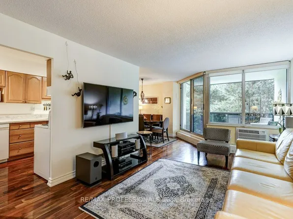 420 Mill Rd #112, Toronto, ON M9C 1Z1