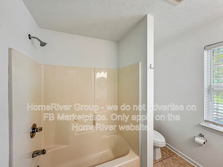 72 Elaine Dr — Photo 13