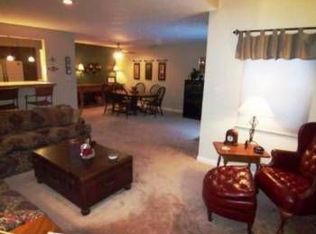 1697 Walnut Ln #19, Rocky River, OH
