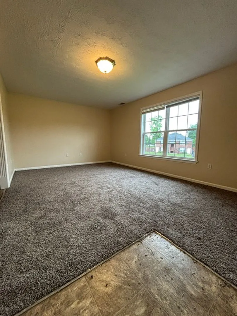 101 Braxton Ct. — Photo 2