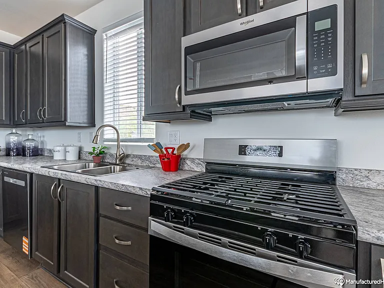 40 E Frost Ln — Photo 7