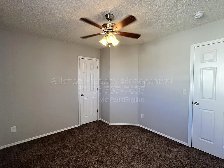 212 Oxbow Dr — Photo 26