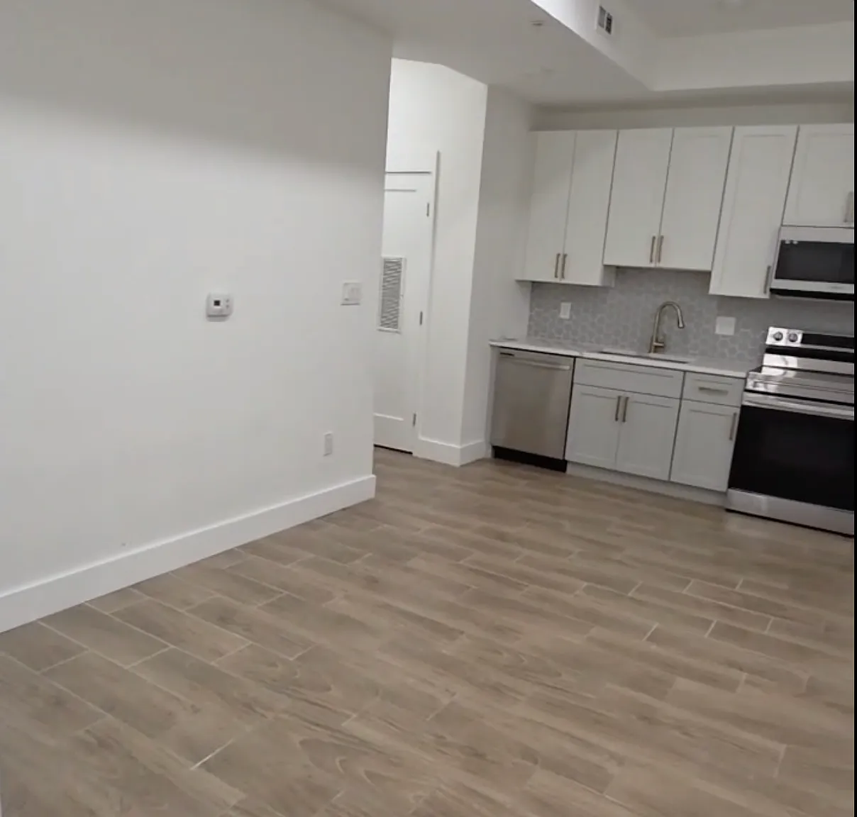1 bed, 700 sqft, $1,900 — Photo 2