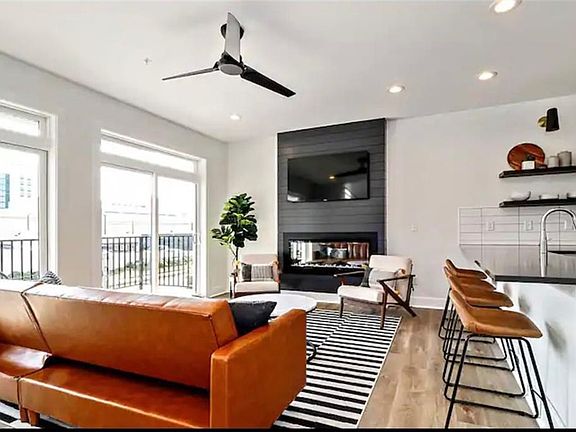 3rd image of 2510 Pacific Ave