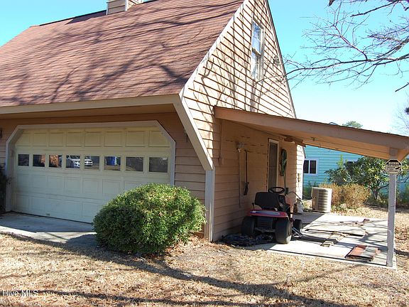 4th image of 2528 East Forest Drive E