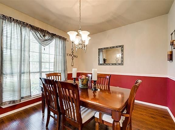 3rd image of 2550 Wagonwheel Dr
