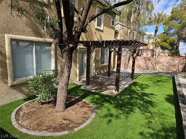 140 Samantha Rose St — Photo 27