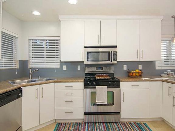 3rd image of 2913 A St Unit 2