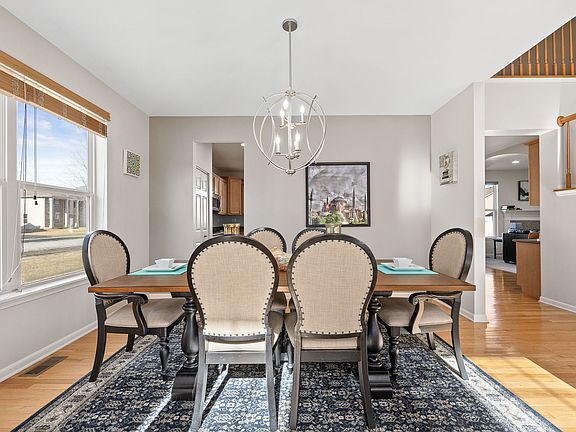 4th image of 1916 Blue Heron Cir