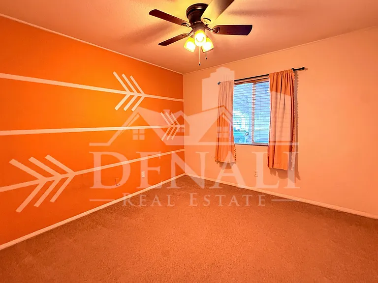306 E Houston Ave — Photo 18