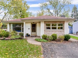 1916 Harwarden St, Wheaton, IL 60187